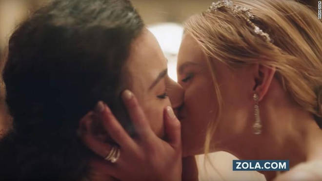 The kiss appears in an advert for wedding planning