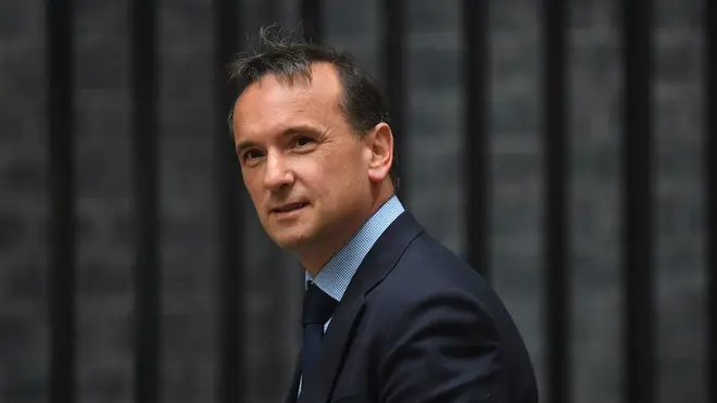 Alun Cairns cleared of breaching ministerial code