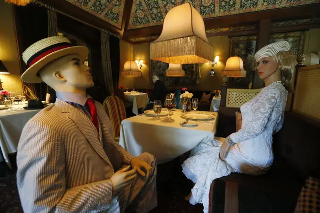 Mannequins dressed in fine 1940's-style attire were already theatrically staged in the venue