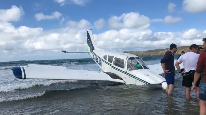 The Piper PA-28-180 Challenger aircraft in the sea