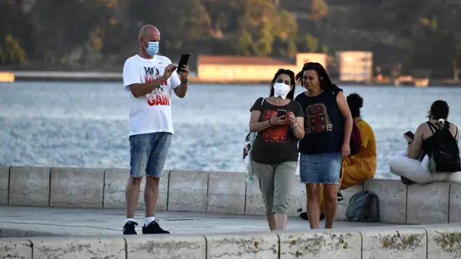 Holidaymakers have until 4am Saturday to get home before the quarantine comes into effect