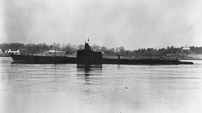 USS Grenadier (SS-210) off Portsmouth, New Hampshire (US Navy/PA)