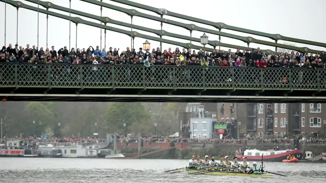 Spectators on Hammersmith Bridge