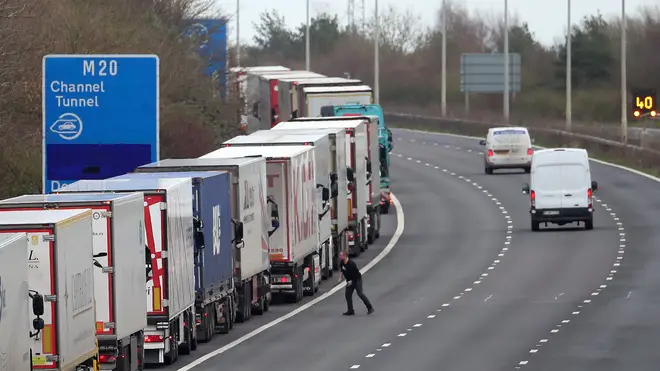 One lorry driver risks stepping into the dual carriageway along the M20