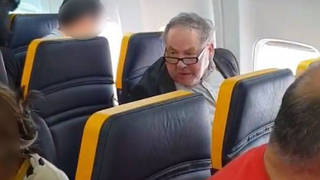 The man filmed on the RyanAir flight