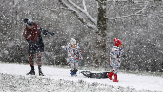 Heavy snow flurries will hit parts of the UK in the coming days