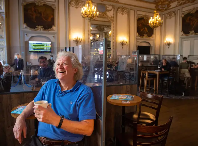 Wetherspoons boss Tim Martin has called on the government to reopen pubs