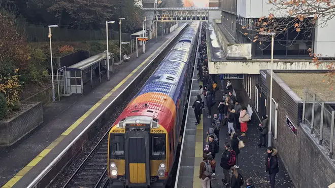 Rail fares are to rise by 2.6%