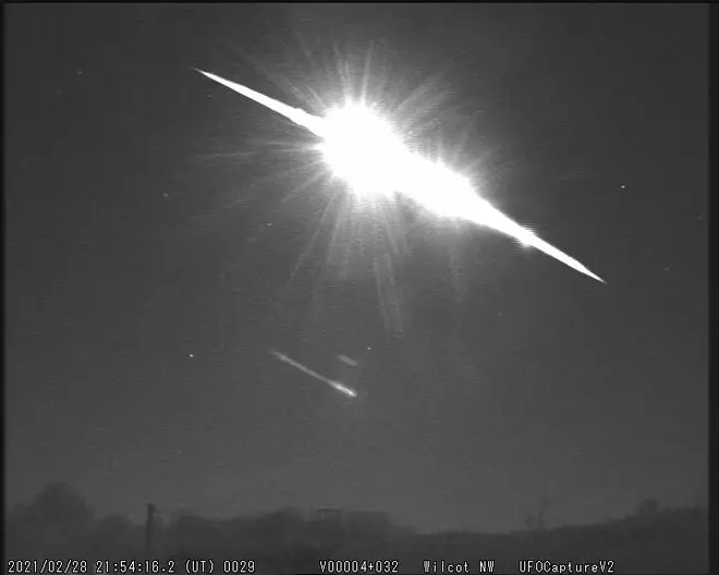 A Meteor was seen lighting up UK skies last night