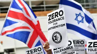 A criminal investigation has begun into allegations of anti-Semitic hate crimes within the Labour Party,