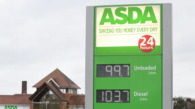 A petrol price signpost