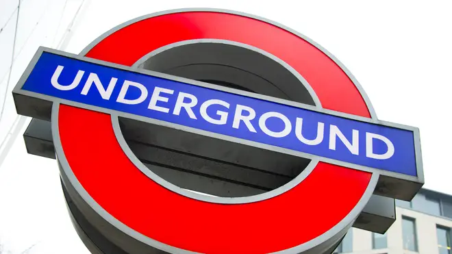 A London Underground roundel