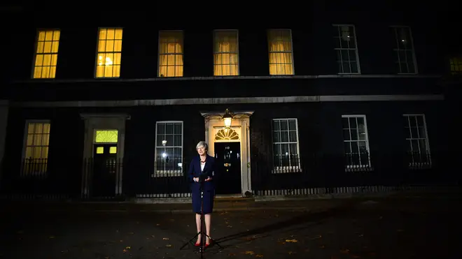 Theresa May announced Cabinet had backed her draft withdrawal agreement