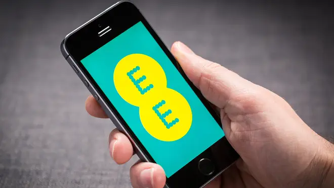 EE will give all customers free data between 6pm and midnight on Sunday
