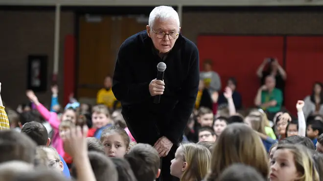 Children's book author and illustrator Marc Brown meets with Grandview Elementary School students.