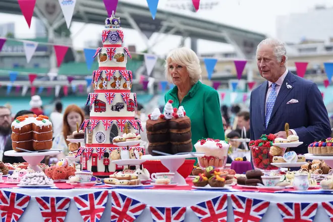 Prince Charles and Camilla arrived at a crowded Oval
