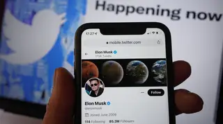 Elon Musk to buy Twitter