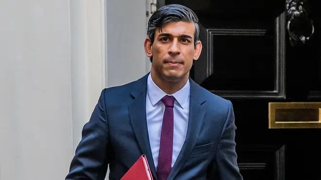 Rishi Sunak with budget outside number 10