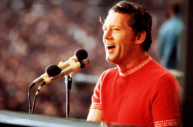 Jerry Lee Lewis playing in 1972