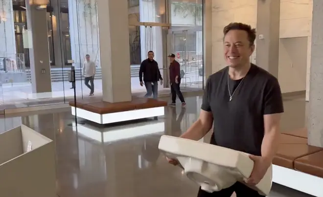 Elon Musk pictured carrying a sink into Twitter's HQ