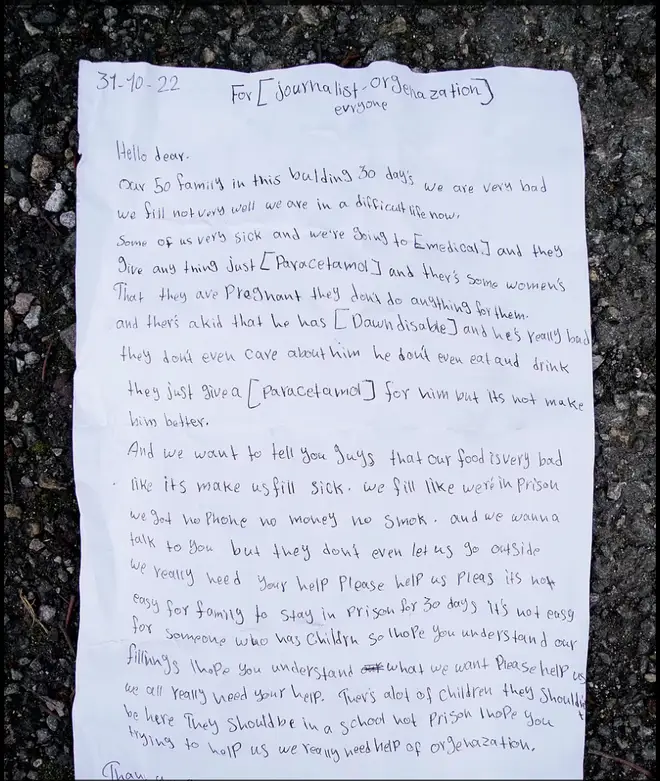 The letter thrown to the photographer