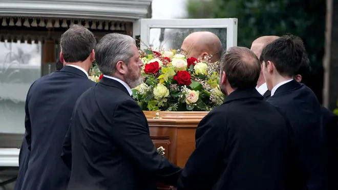 Elle Edwards' father carried her coffin during the funeral