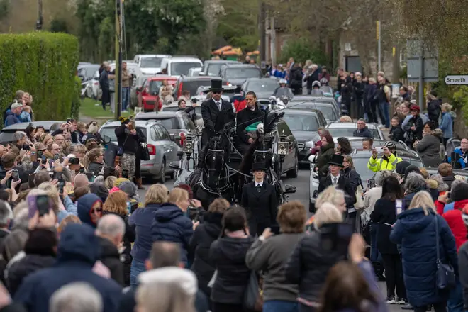 Hundreds of members of the public arrived to the procession to pay their respects.