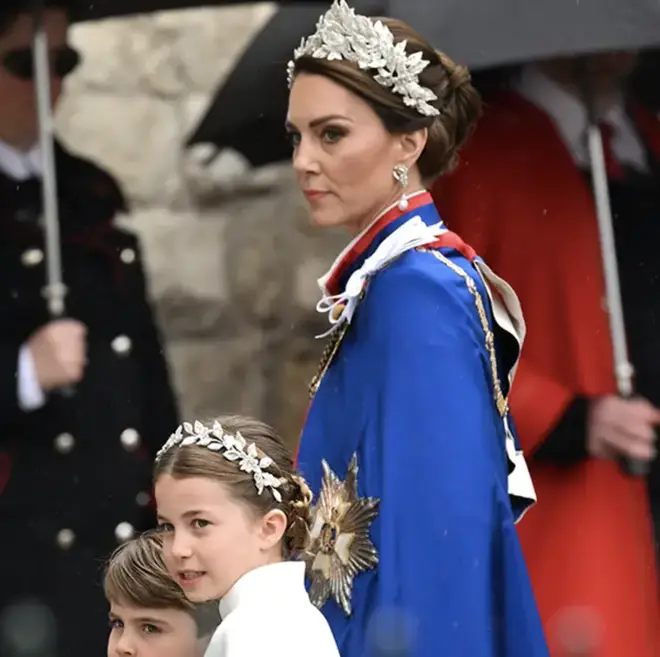 Kate Middleton is believed to have ditched a traditional tiara in favour of a more scaled-back crown.