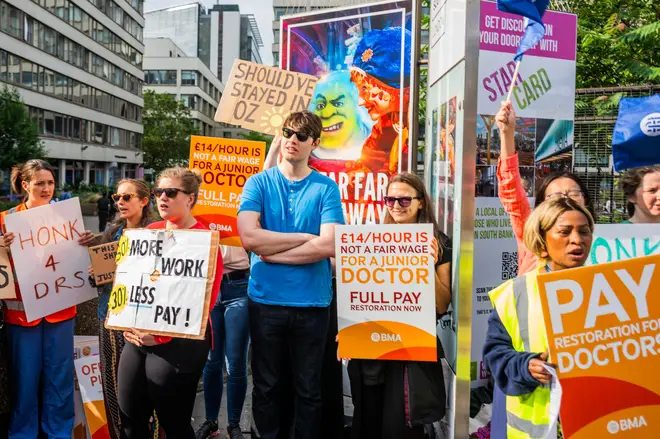 Junior doctors at St Thomas' go on strike