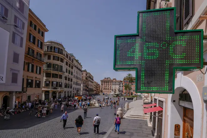 46C temperature on a pharmacy sign in Italy