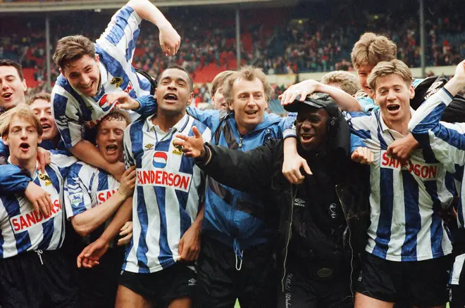 Trevor Francis and Chris Bart-Williams with the Sheffield Wednesday squad in 1993