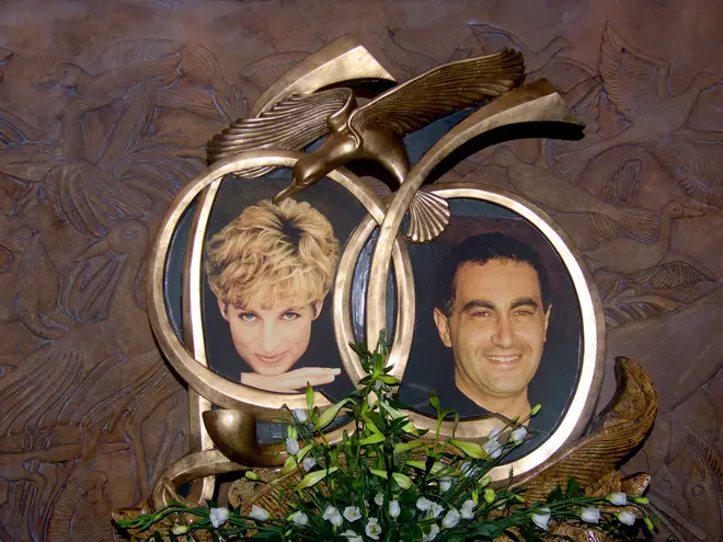 A memorial commissioned by Mohamed Al Fayed s in Harrods depicting Dodi Fayed and Princess Diana.