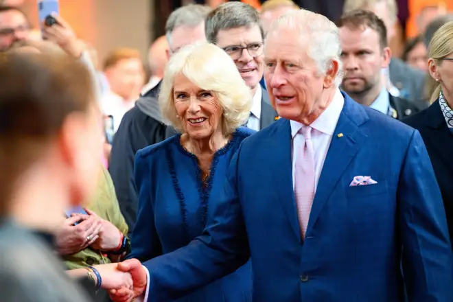 Kind Charles III and Queen Camilla at the ceremonial reception in Hamburg, Germany.