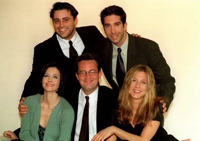 Matthew Perry with his friends co-stars