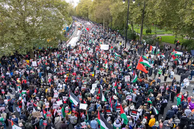 Tens of thousands of pro-Palestinian protesters in London