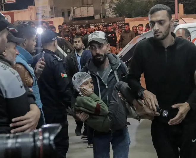 Palestinians injured in airstrikes arrive at Nasser Medical Hospital on November 20, 2023 in Khan Yunis, Gaza