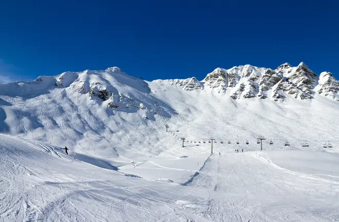 A British skier died heading down the Pas de Chavanette