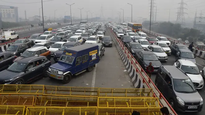Traffic congestion after police block roads to New Delhi