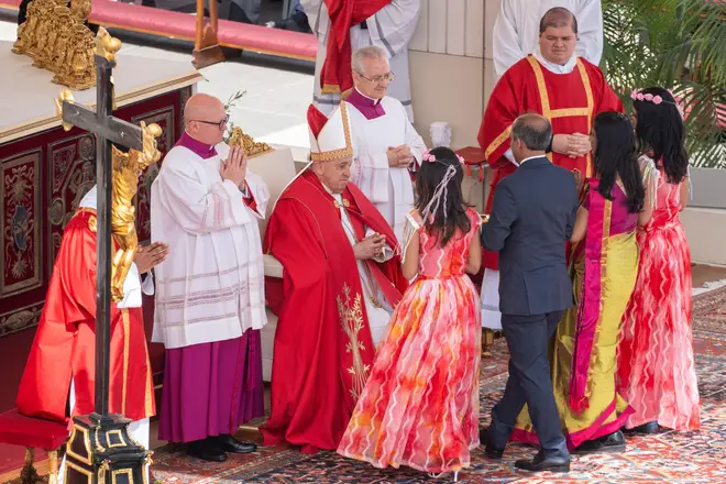 البابا فرانسيس يقود قداس أحد الشعانين في ساحة القديس بطرس في مدينة الفاتيكان، 24 مارس.