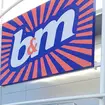 A B&M sign