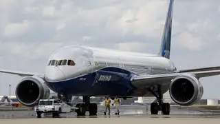 A Boeing 787-10 Dreamliner
