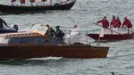 Pope on boat
