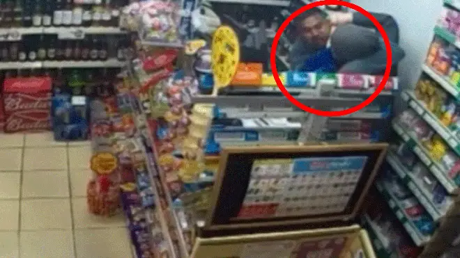 Shopkeeper fights off robber
