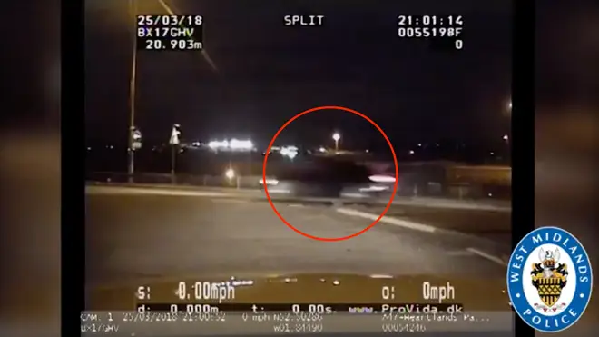 The moment police catch 90mph street race in Birmingham.
