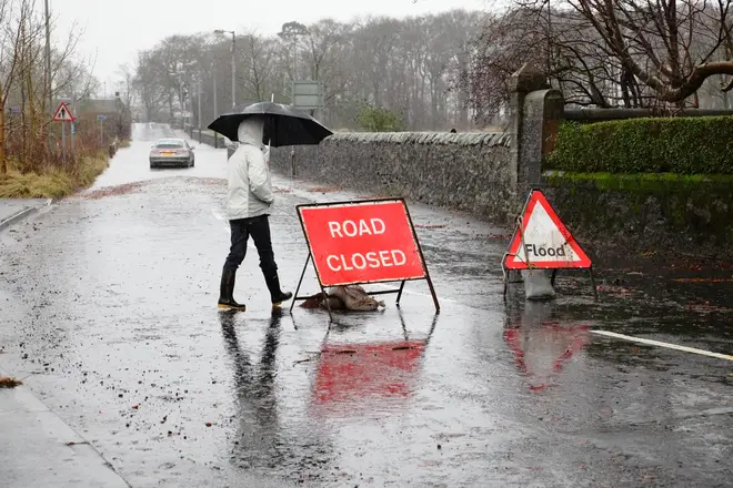 Lochlip Road, Lochwinnoch, Renfrewshire, Scotland, UK, Monday, 19th November, 2012. A car stranded on a closed flooded road following heavy rain
